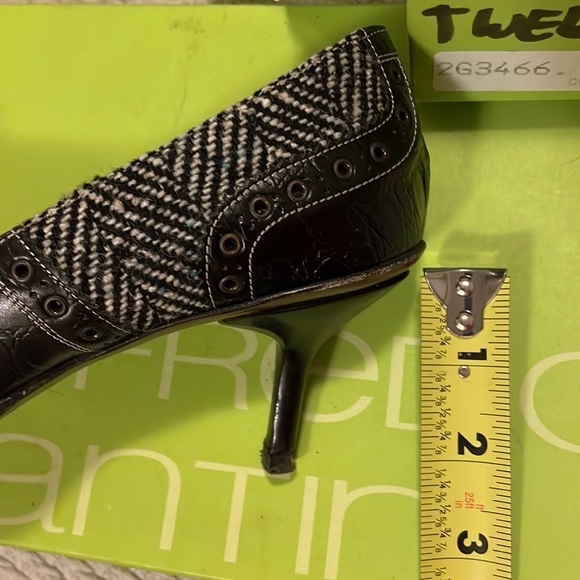 Herringbone and leather pump - Picture 7 of 8